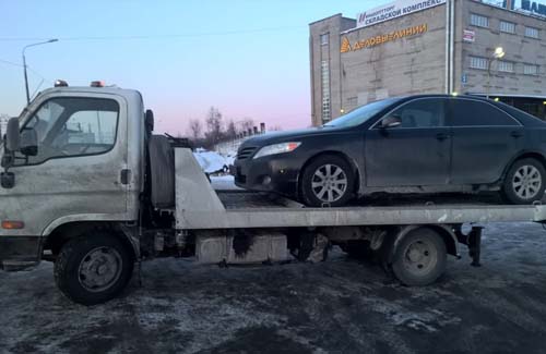 эвакуация тойота камри в Колпинском районе СПб дешево и быстро