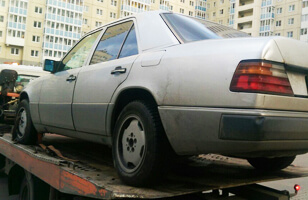 эвакуация автомобиля mercedes benz в Петербурге